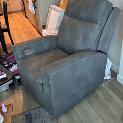 Ashley 0 .gravity electric Recliner