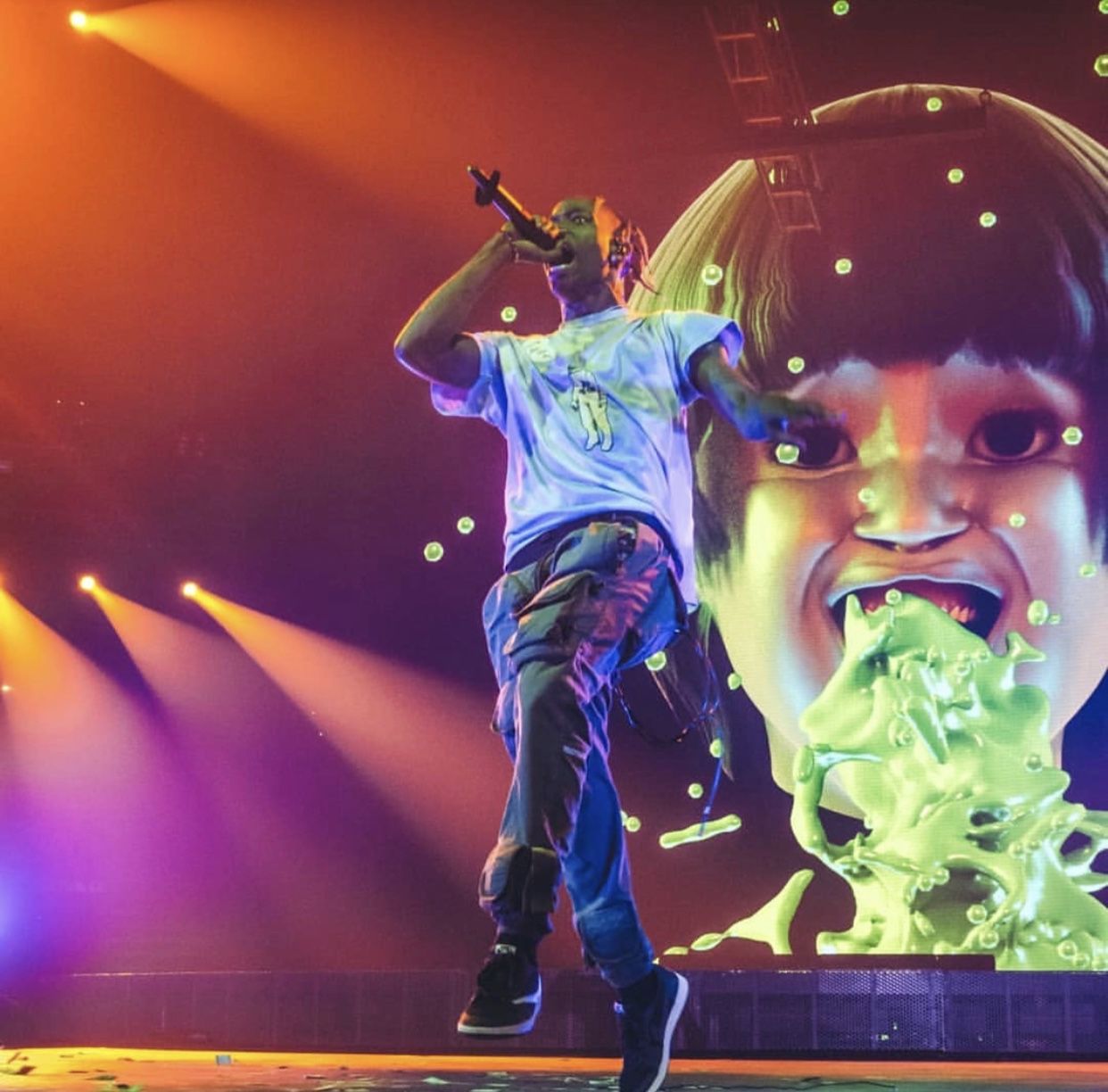 Travis Scott in an all inclusive suite w/ special Instagram guest daddy Long Neck