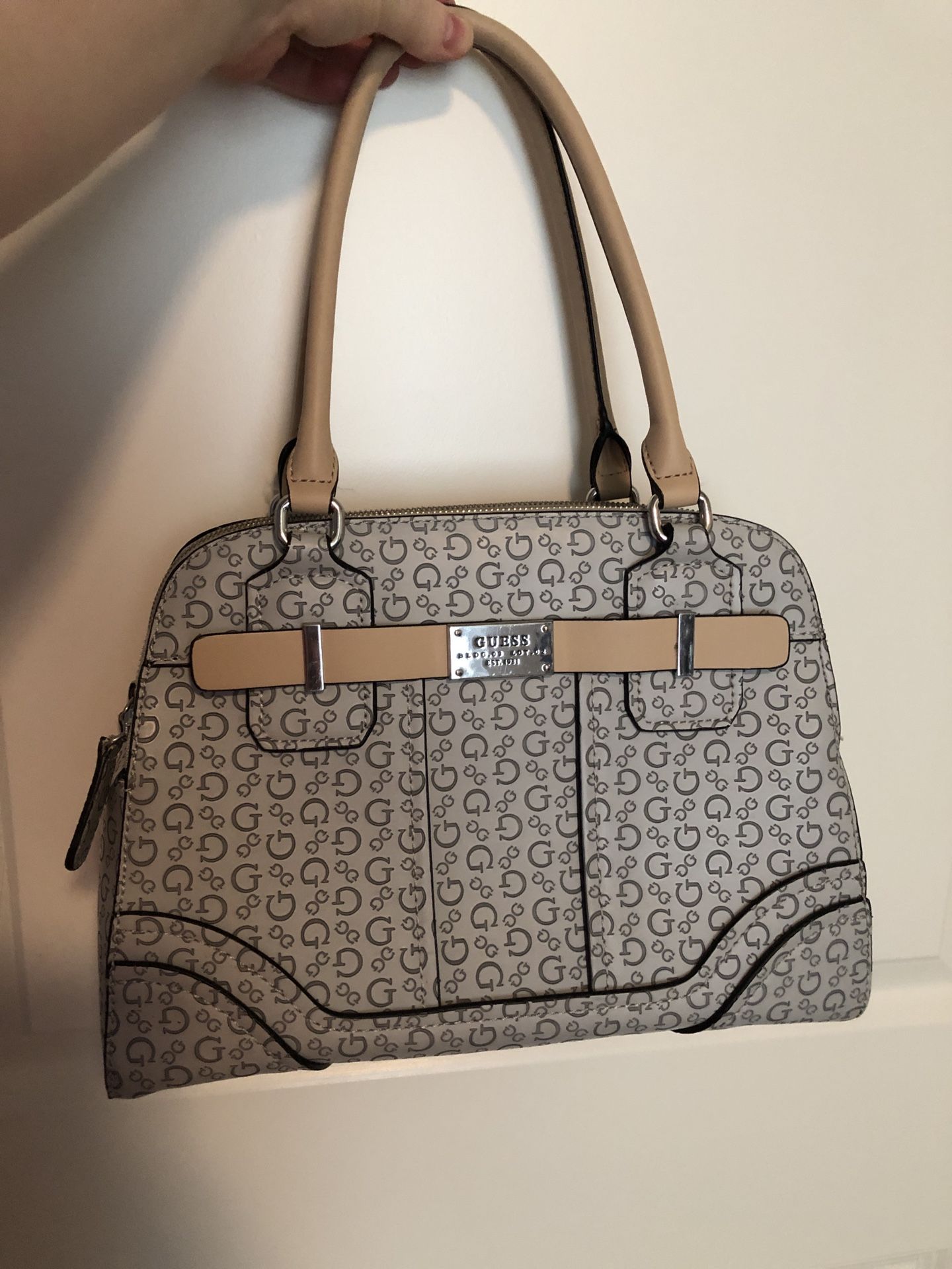 Guess handbag 👜