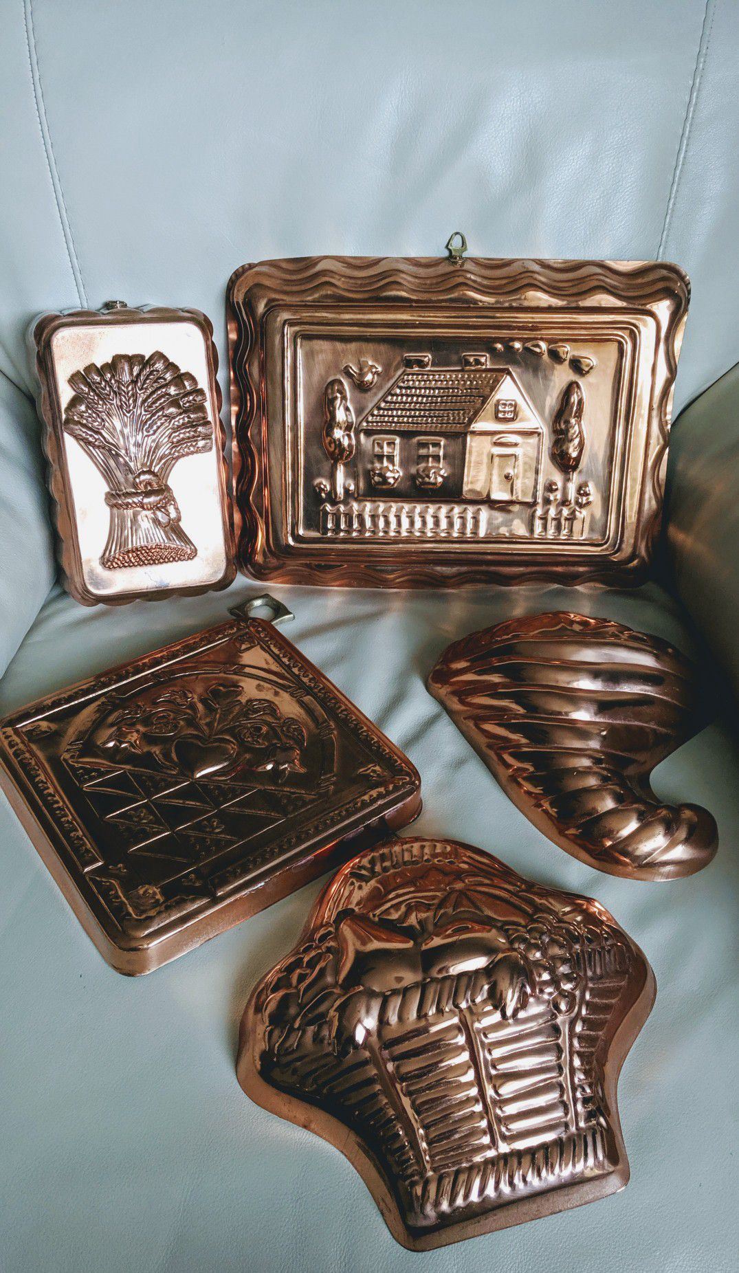 Baking metal molds pans, copper gilded larger vintage set of 5 kitchen accessories wall decor.