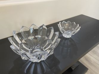 2 Crystal Decorative Bowls 
