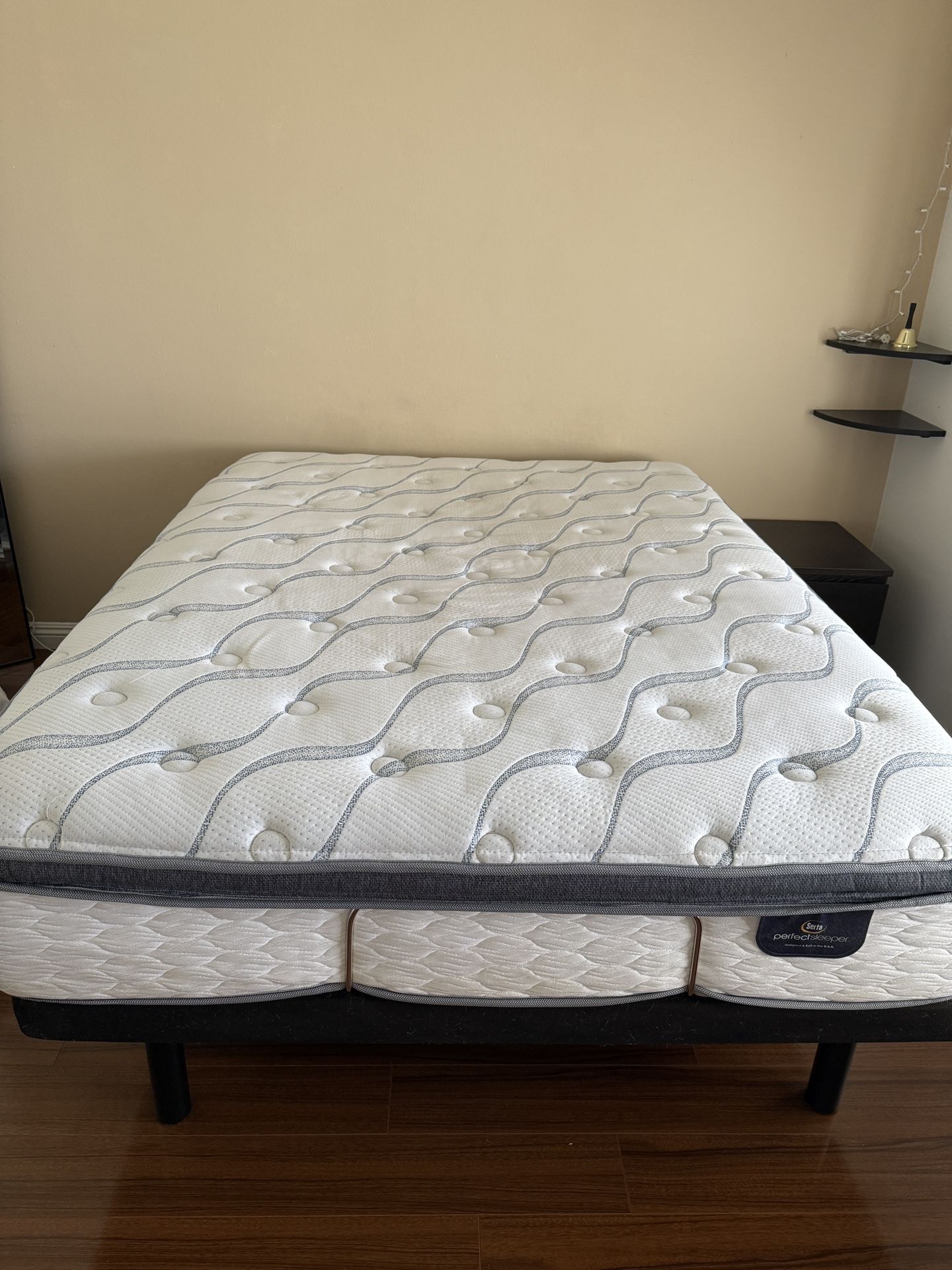 Queen Serta Mattress & Adjustable Bed Frame