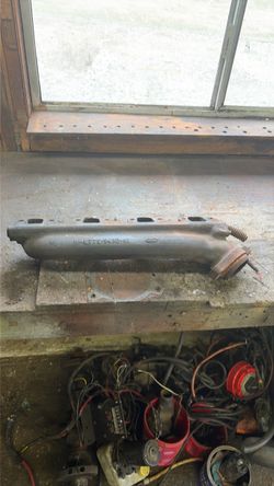 Ford Exhaust Manifold RF-E7TE-9430-KE 460