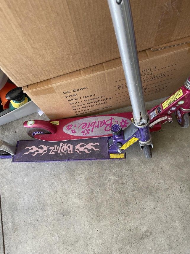Girls SCOOTERS 