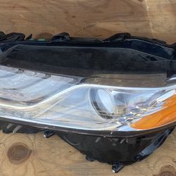2021 Toyota Camry Left head light