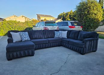 Great Large Sectional Sofa 💥 Free Delivery 💥