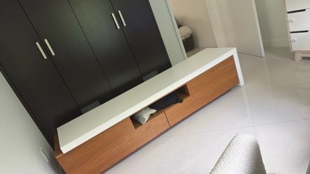 Tv console