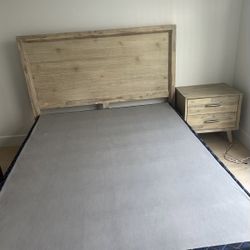 ✨ Full-Size Wooden Bed Frame & Matching Nightstand Set ✨