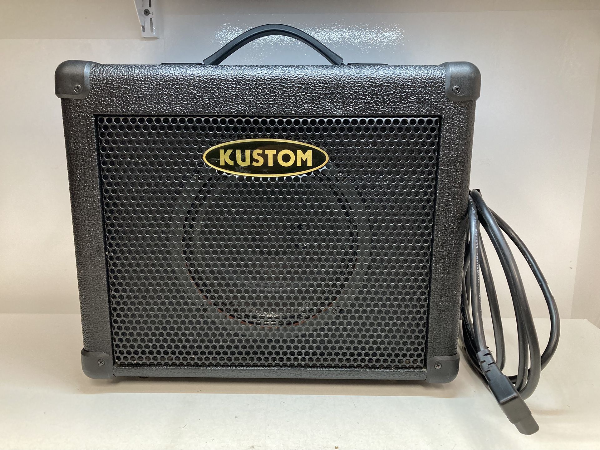 Kustom KBA16 16 watt POWERED BY CELESTION Bass Guitar Amplifier