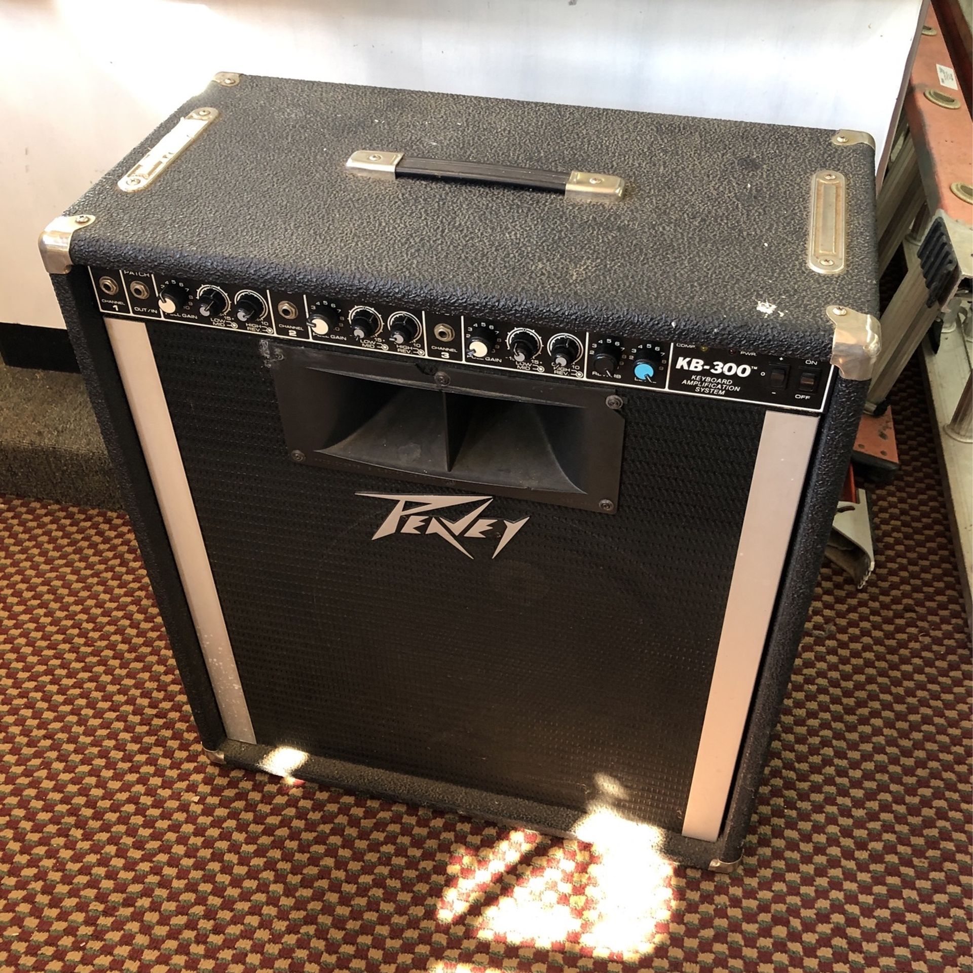 Keyboard Amplifier Peavey Kb300 for Sale in Newport News, VA OfferUp