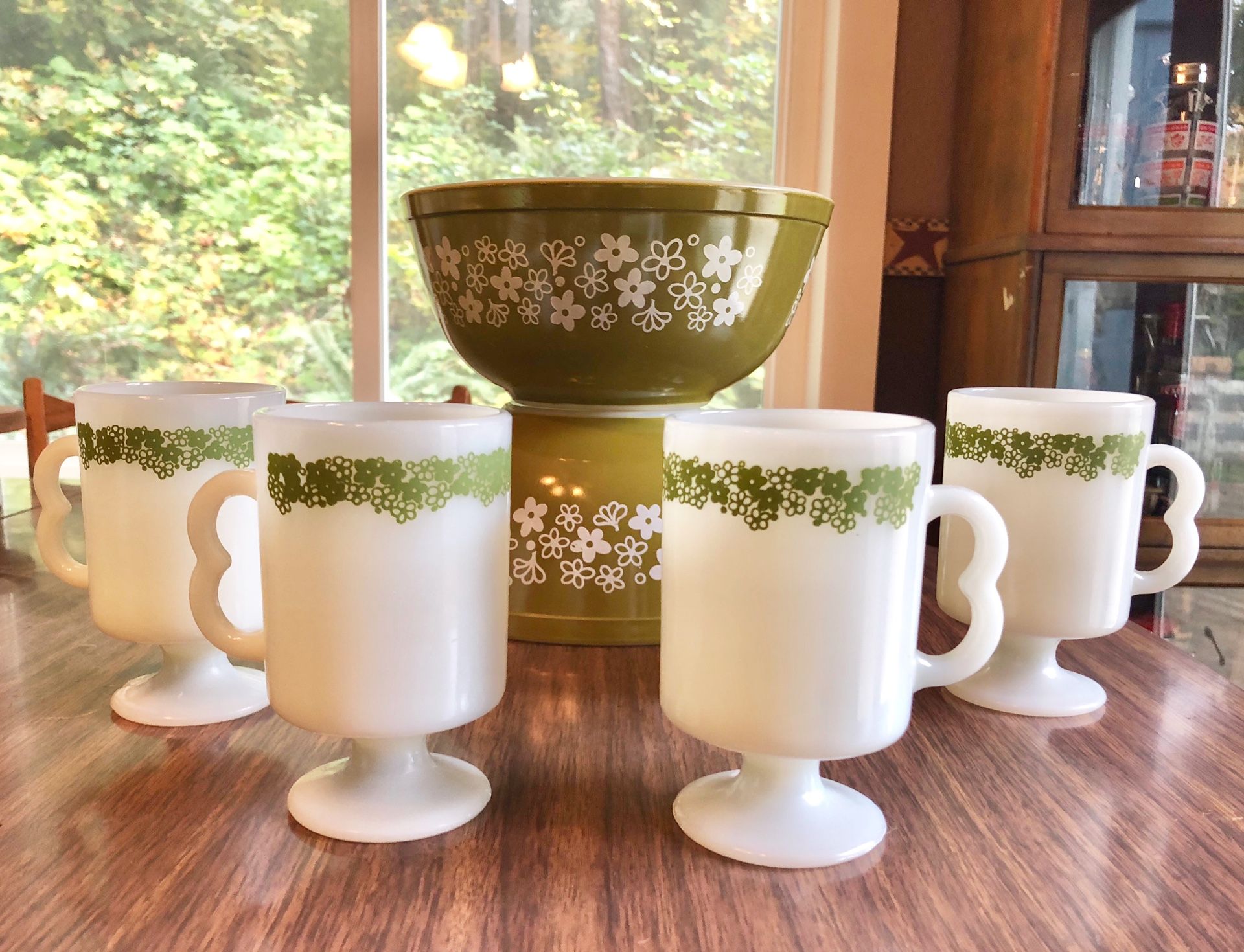 4 Crazy Daisy Spring Blossom Pedestal Milkglass Mugs, 1970s