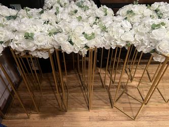 Centerpieces Available to elevate your celebration✨