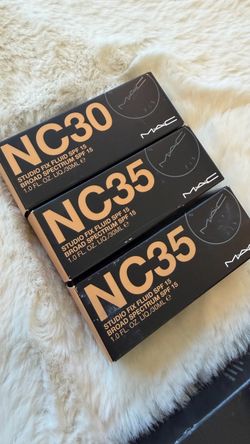 MAC Studio Fix Fluid SPF 15 Foundation - NC30 & NC35