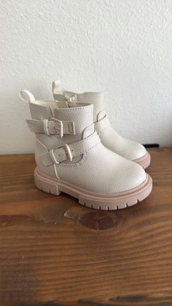 Cat and jack boots