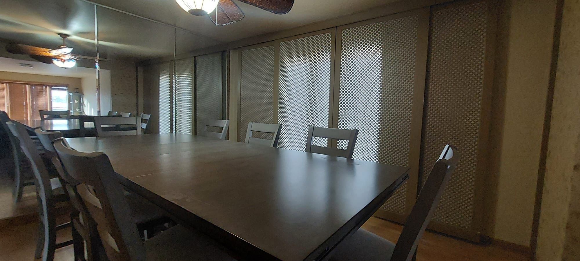 HUDSON GRAY COUNTER TABLE / 8 STOOLS
