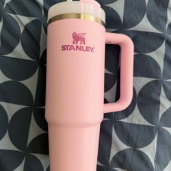 Stanley Quencher H2.0 Flow state Tumbler 30 Oz