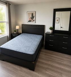 Queen Bedroom Set. New