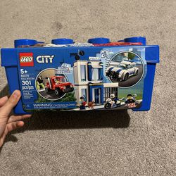 New *Retired* Lego City Police Brick Box 60270