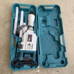 Makita HM1304B 35 lb Demolition Hammer