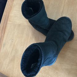 Women Uggs 