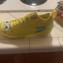 SpongeBob football cleats Size 9,5