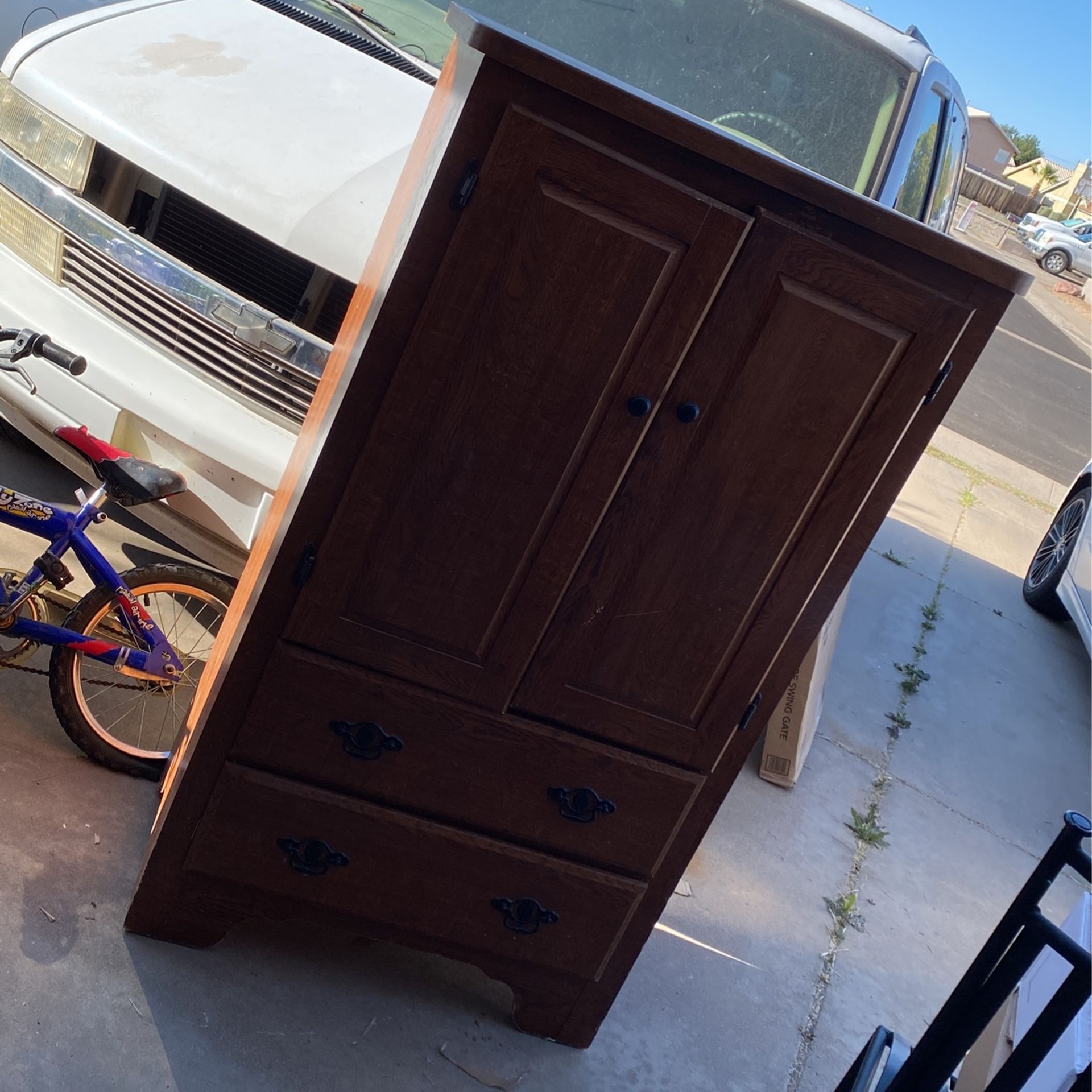 Negotiable…….Cabinet  , Armoire