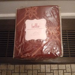 Bella Ornamental Collection Full Sheet Set 200 Thread Count New On Package/100 Percent Cotton 