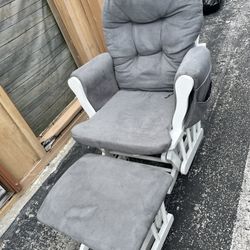 Rocking chair (Mesedora )