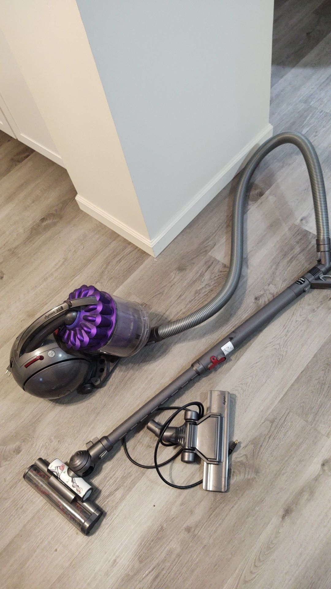 Dyson vacuum dc-39