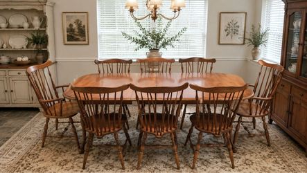 Pennsylvania House Extendable Dining Table with Set of 8 Heywood Wakefield Windsor Fiddleback Chairs