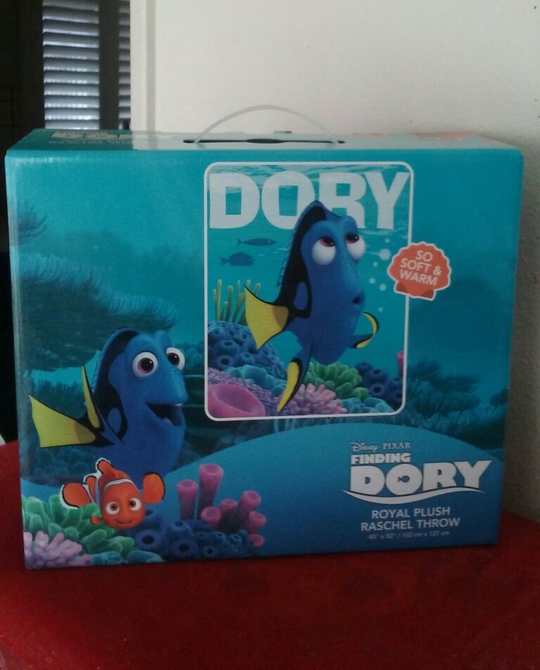 Disney Royal Plush Finding Dory Blanket ( Super Soft & Warm)