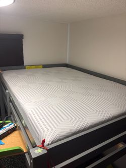 LIKE NEW! MLILY 10" Full Size Memory Foam Mattress