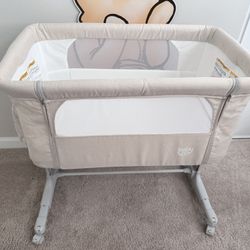 Baby Joy Bassinet