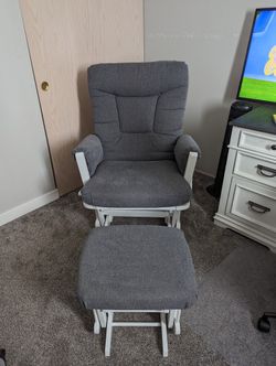 Nursery Gliding Chair and Ottoman