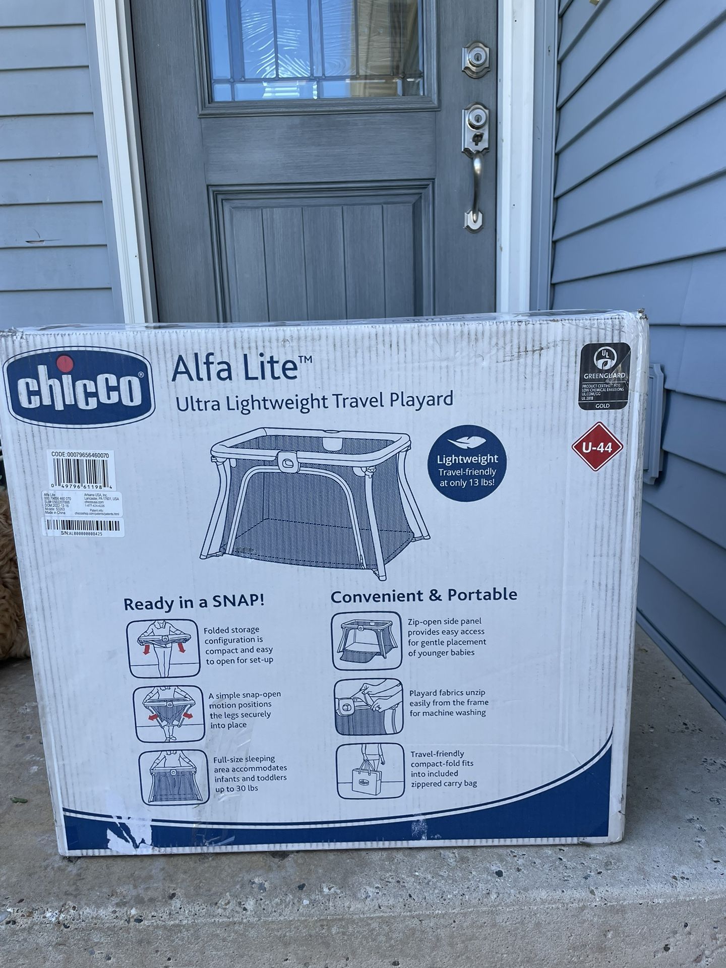Chicco Alfa Lite® Lightweight Travel Playard, Portable Playpen for Babies and Toddlers, Snap-Open/Co