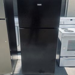 Refrigerator Newer Excellent Condition! Hotpoint! Delivery available! Warranty free!