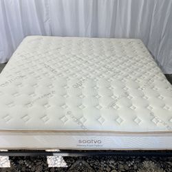 Saatva Memory Foam Hybrid Mattress - KING 