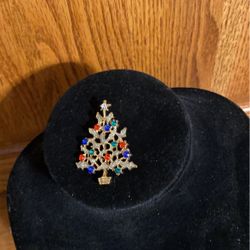 Christmas tree rhinestone brooch