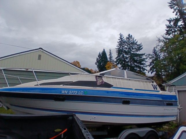 24' 1987 Bayliner Trophy Cutter Boat
