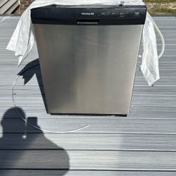 Frigidaire Dishwasher 
