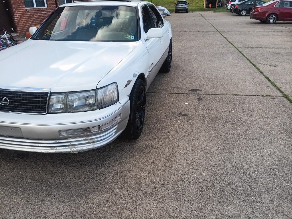 1991 Lexus LS 400