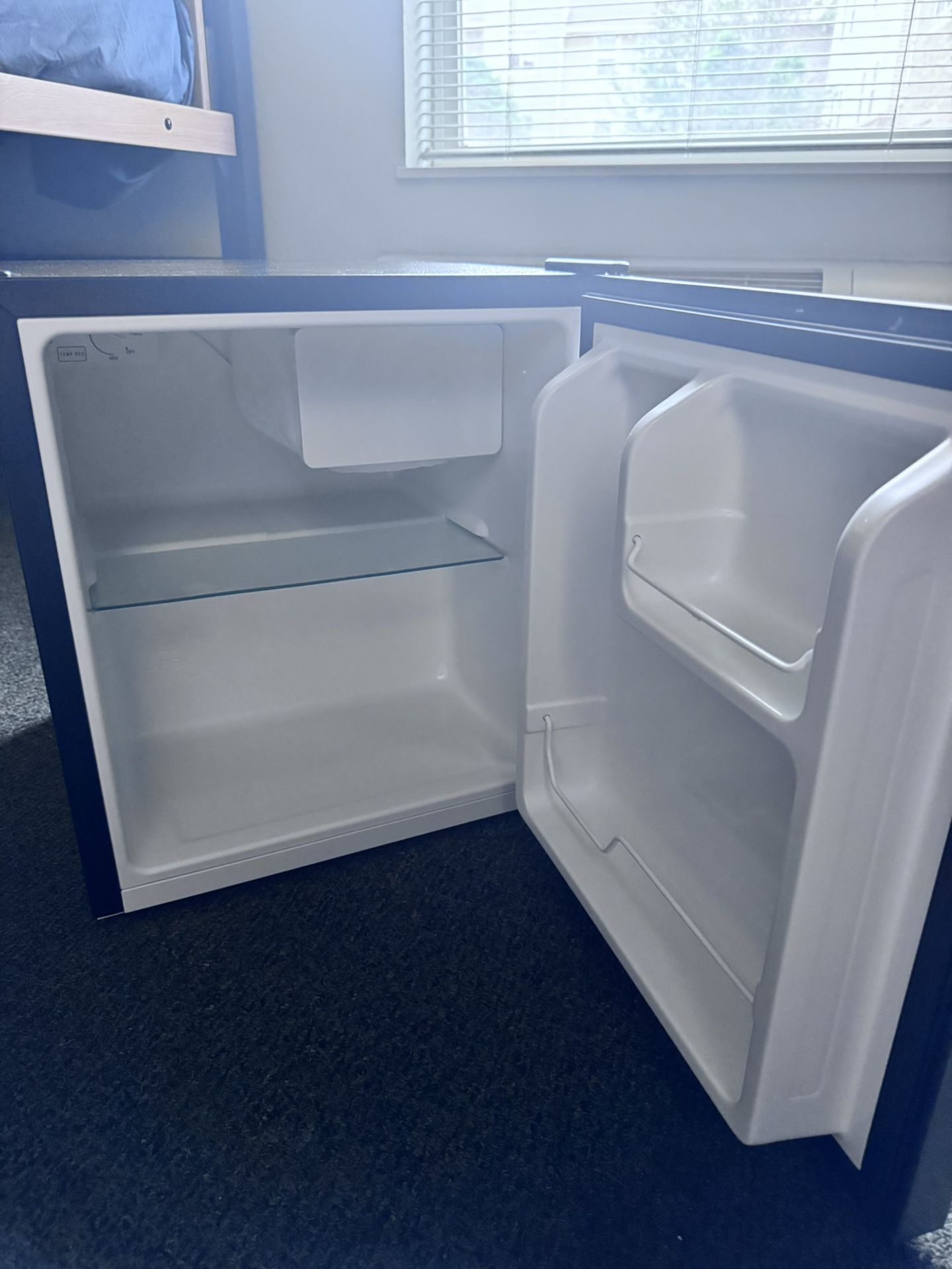 Hisense Mini Fridge