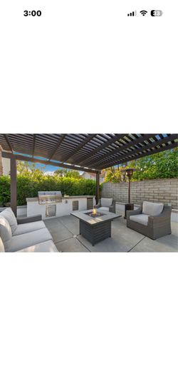 Outdoor fire pit