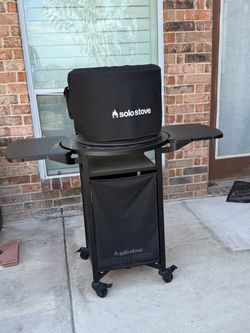 Solo Stove pizza oven with Stand and Cover