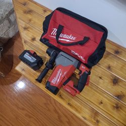 Milwaukee M18 'Fuel' 1 1/8" SDS Plus Rotary Hammer, 12.0 Amp Hour High Output Battery, Carry Bag