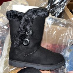 New Boots Women Size 5