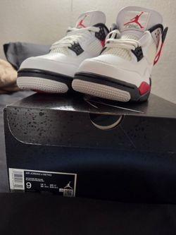 Air Jordan 4 Retro NEW