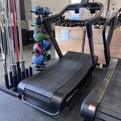 Non Motorized Assault AirRunner Curve Treadmill: NEW, We Delivery And Offer 0% Financing 