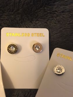 Earrings, Gold or Silver colors- beautiful