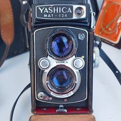 Yashica Mat124 Mint Camera Bundle tons Of Extrase